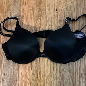 Brand new, never worn Victoria Secret Very Sexy push up bra